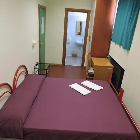 Di Arpy Hostel *